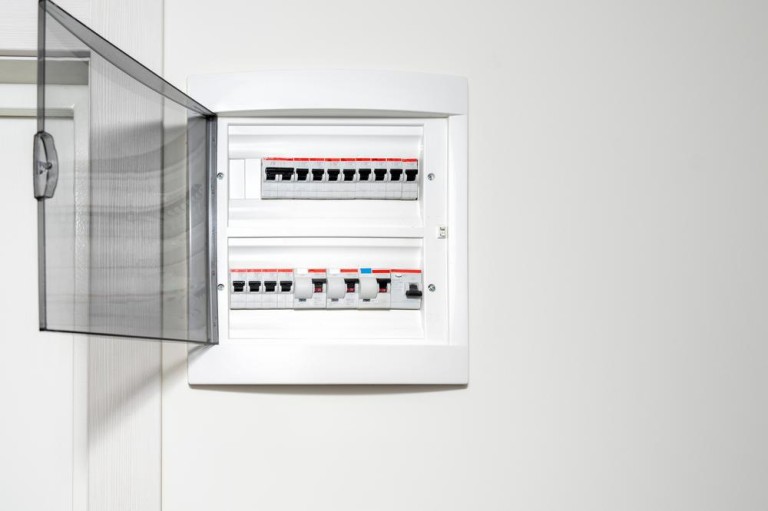 Rénovation électrique à Happonvilliers, conseils et étapes clés